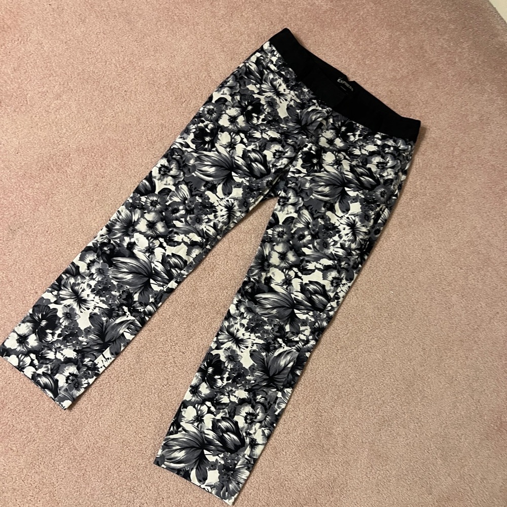 Express Columnist Dress pant size 4 floral design